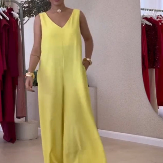Mouwloze damesjumpsuit met V-hals en wijde pijpen en tailleband