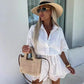 Chique romper met geborduurd kant en bloemen, knoopsluiting en riem