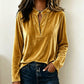 Elegant fluwelen damesmodel met V-hals